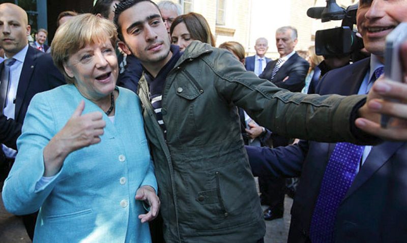 Propast ideologije trpačinom radnom snagom sa Bliskog istoka Merkel-i-imigranti-800x478