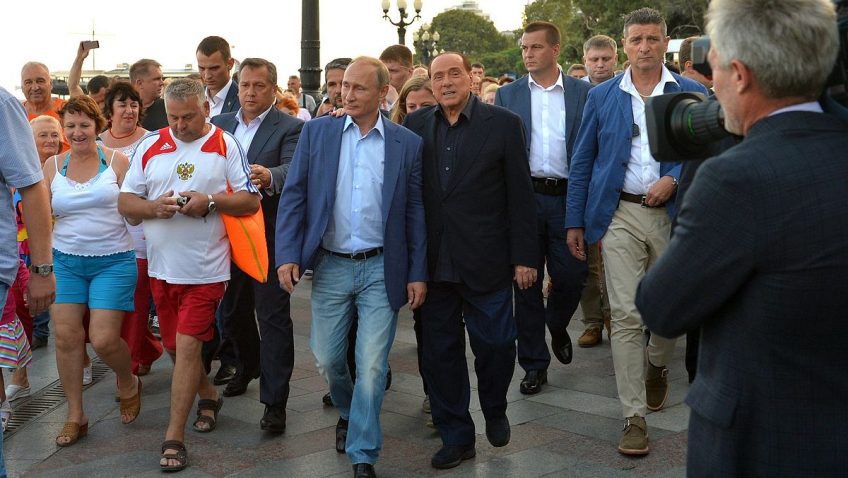Von der Leyen prijeti Italiji ako dođe desnica na vlast tj oni koji nisu Soroš Vladimir_Putin_and_Silvio_Berlusconi_in_Crimea_2015-09-11_07-848x478